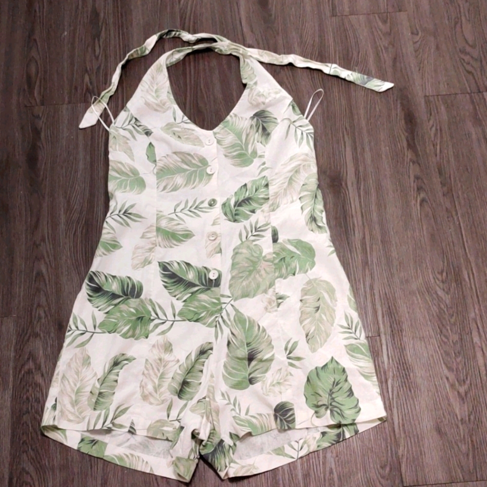 NWT Summer Halter Tie Romper